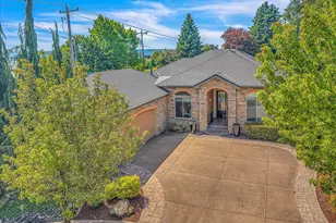 1410 SE Columbia Crest Ct, Vancouver, WA 98664 - Photo 2