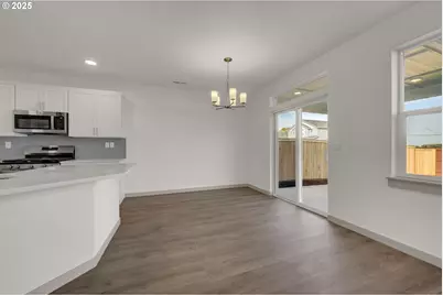 5645 Magnificence Way, Eugene, OR 97402 - Photo 4