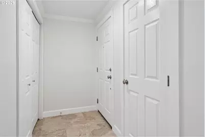 7937 SW 40th Ave #I, Portland, OR 97219 - Photo 4
