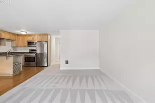 7937 SW 40th Ave, Portland, OR 97219 - Photo 10