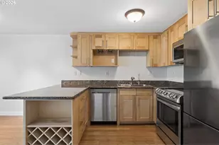 7937 SW 40th Ave, Portland, OR 97219 - Photo 14
