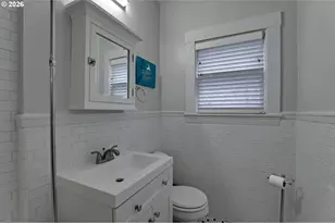 2127 NW Irving St, Portland, OR 97210 - Photo 18