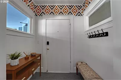 2127 NW Irving St, Portland, OR 97210 - Photo 4