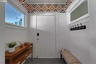 2127 NW Irving St, Portland, OR 97210 - Photo 4