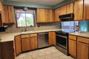 130 NE 12th Ave, Canby, OR 97013 - Photo 2