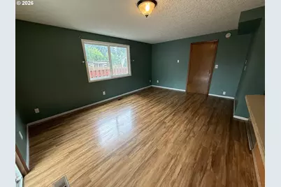 130 NE 12th Ave, Canby, OR 97013 - Photo 4