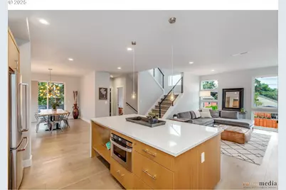 2021 SE Woodward St, Portland, OR 97202 - Photo 2