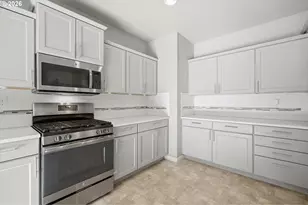15562 Broken Top Ave, Sandy, OR 97055 - Photo 14