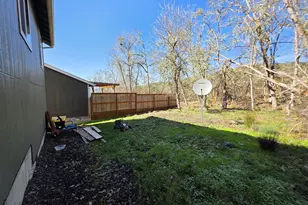 1660 NE Alameda Ave, Roseburg, OR 97470 - Photo 32