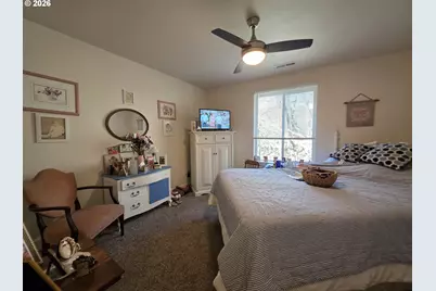 1660 NE Alameda Ave, Roseburg, OR 97470 - Photo 30