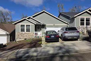 1660 NE Alameda Ave, Roseburg, OR 97470 - Photo 2