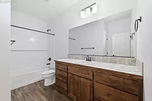 49380 McKenzie Hwy, Vida, OR 97488 - Photo 38