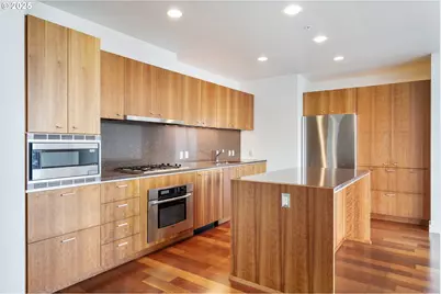 841 S Gaines St #1704, Portland, OR 97239 - Photo 8