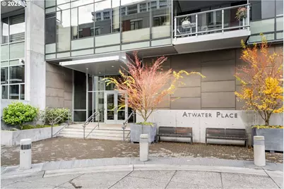 841 S Gaines St #1704, Portland, OR 97239 - Photo 2