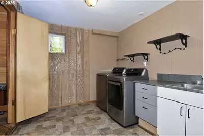 1226 SW Hensley Rd, Troutdale, OR 97060 - Photo 28