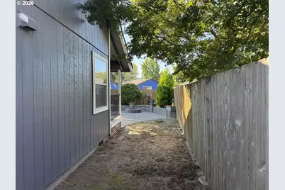 2419 Hickory Ave, Longview, WA 98632 - Photo 14