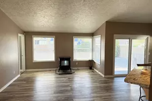 2419 Hickory Ave, Longview, WA 98632 - Photo 8