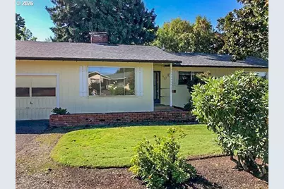 1649 NW Martin Ave, Roseburg, OR 97471 - Photo 2