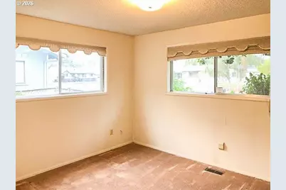 1649 NW Martin Ave, Roseburg, OR 97471 - Photo 16