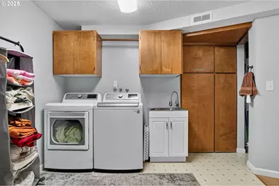 17542 Kirkwood Rd, Gladstone, OR 97027 - Photo 32