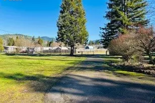 76248 Garden Rd, Oakridge, OR 97463 - Photo 18