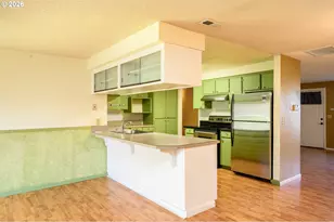 217 S 3rd St, Carlton, OR 97111 - Photo 12