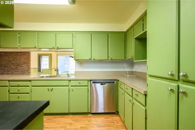 217 S 3rd St, Carlton, OR 97111 - Photo 16