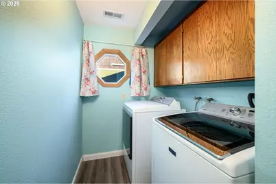 217 S 3rd St, Carlton, OR 97111 - Photo 28