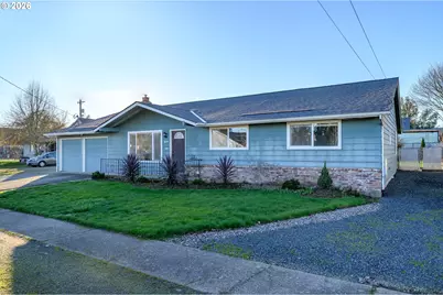 217 S 3rd St, Carlton, OR 97111 - Photo 2