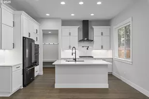 15221 S E Towers Ter, Milwaukie, OR 97267 - Photo 10