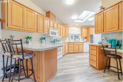 38129 Weirich Dr, Lebanon, OR 97355 - Photo 18