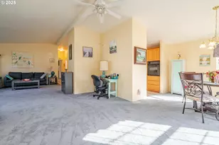 38129 Weirich Dr, Lebanon, OR 97355 - Photo 8