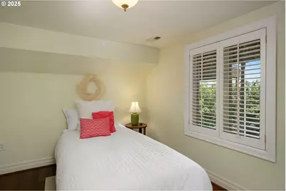 2892 NW Beuhla Vista Ter, Portland, OR 97210 - Photo 38