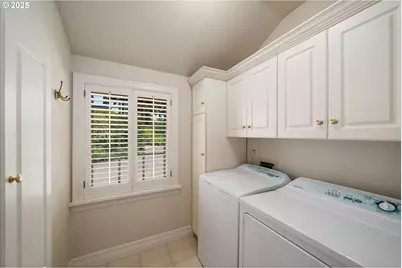 2892 NW Beuhla Vista Ter, Portland, OR 97210 - Photo 32