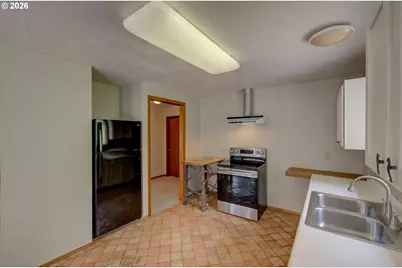 8845 Central Ct, Rockaway Beach, OR 97136 - Photo 10