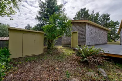8845 Central Ct, Rockaway Beach, OR 97136 - Photo 30