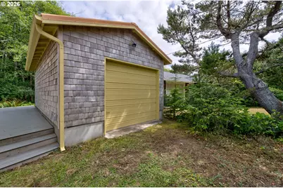 8845 Central Ct, Rockaway Beach, OR 97136 - Photo 26