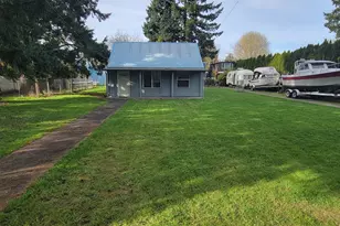 5717 NE Sumner St, Portland, OR 97218 - Photo 2