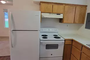 5717 NE Sumner St, Portland, OR 97218 - Photo 8