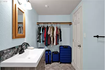 37727 Row River Rd, Dorena, OR 97434 - Photo 14