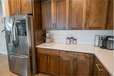 2451 W 9th Ave, Junction City, OR 97448 - Photo 14