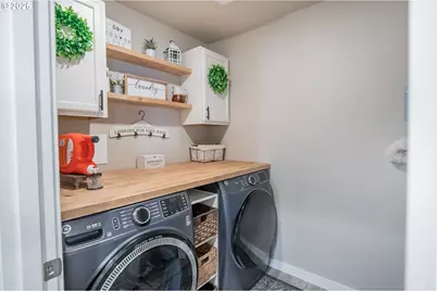 2451 W 9th Ave, Junction City, OR 97448 - Photo 38