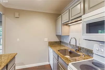 7514 SW Barnes Rd #A, Portland, OR 97225 - Photo 12