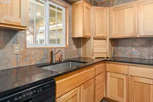 1310 W Quinalt St, Springfield, OR 97477 - Photo 12