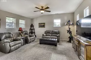 1817 NE 63rd Ave, Hillsboro, OR 97124 - Photo 18