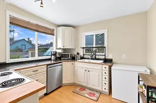 30725 SW Magnolia Ave, Wilsonville, OR 97070 - Photo 4