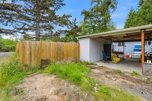 620 NE 69th Ave, Hillsboro, OR 97124 - Photo 32