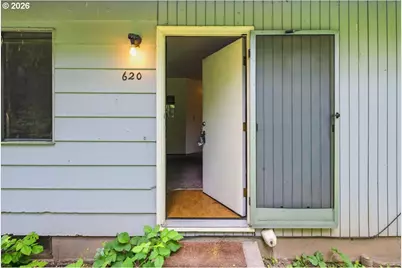 620 NE 69th Ave, Hillsboro, OR 97124 - Photo 2