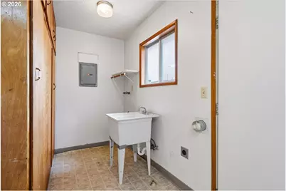 620 NE 69th Ave, Hillsboro, OR 97124 - Photo 14