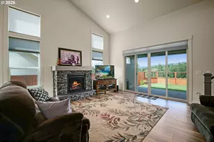 677 NW Crater Lk Dr, Dallas, OR 97338 - Photo 10